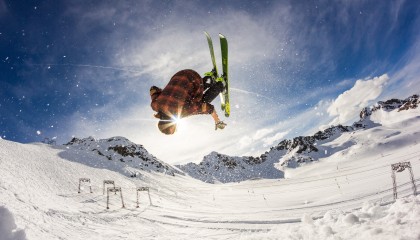 开云体育入口-欧冠决赛焦点战，广厦队带走火箭，当东方铁壁撞上西方烈焰