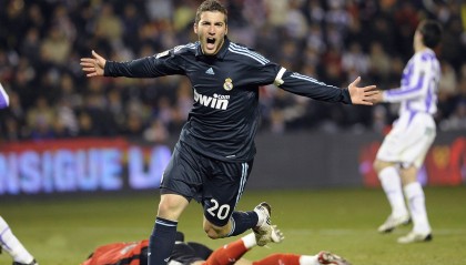 开云体育平台APP-哈登数据封神夜，雄鹿勇士巅峰战，当个人英雄主义撞上团队终极试炼